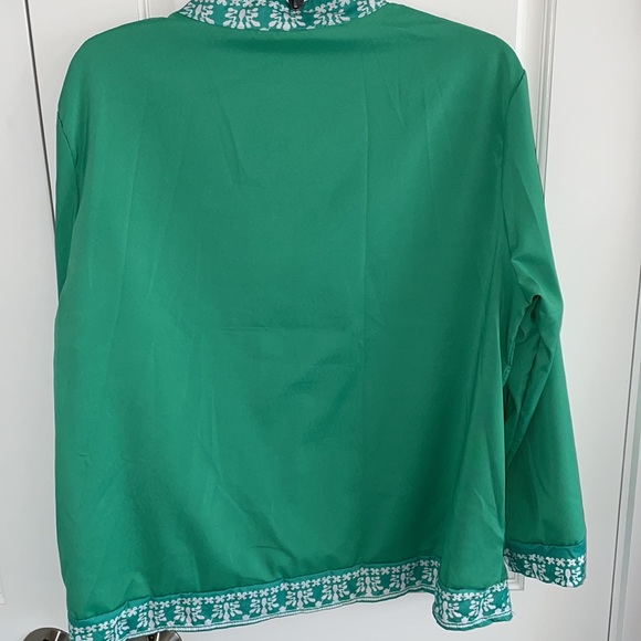 Green Top - Picture 6 of 6